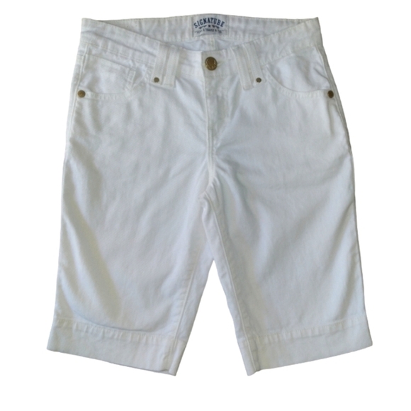 4/$20 Levi Strauss Signature White Denim Bermuda Shorts - Picture 2 of 5